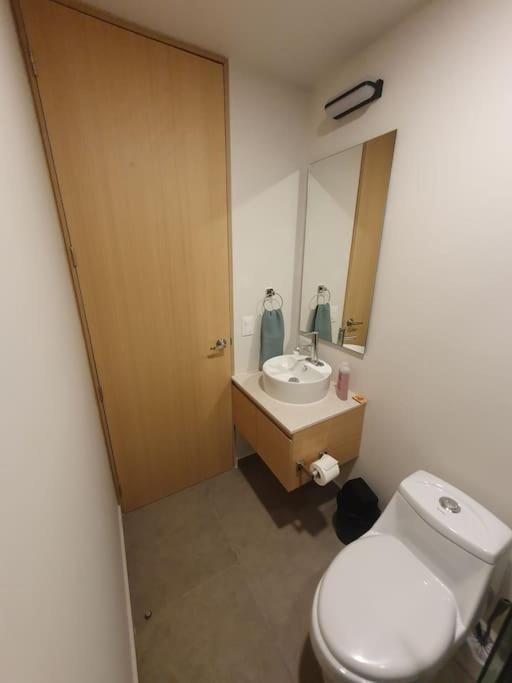 Hermoso Apartamento Nuevo Ubicado En Zona Centrica グアダラハラ エクステリア 写真